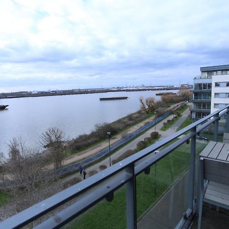 Lovely 2 Bed 2 Toilet Hill House River View Apartment ロンドン エクステリア 写真