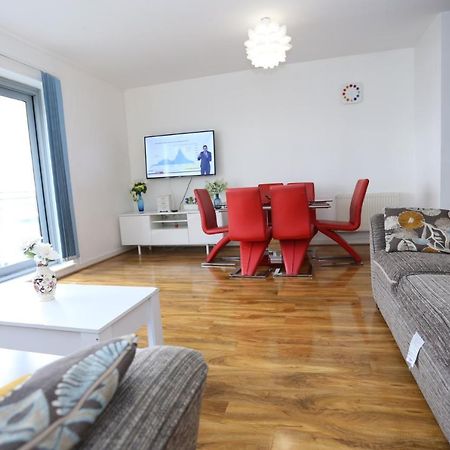 Lovely 2 Bed 2 Toilet Hill House River View Apartment ロンドン エクステリア 写真