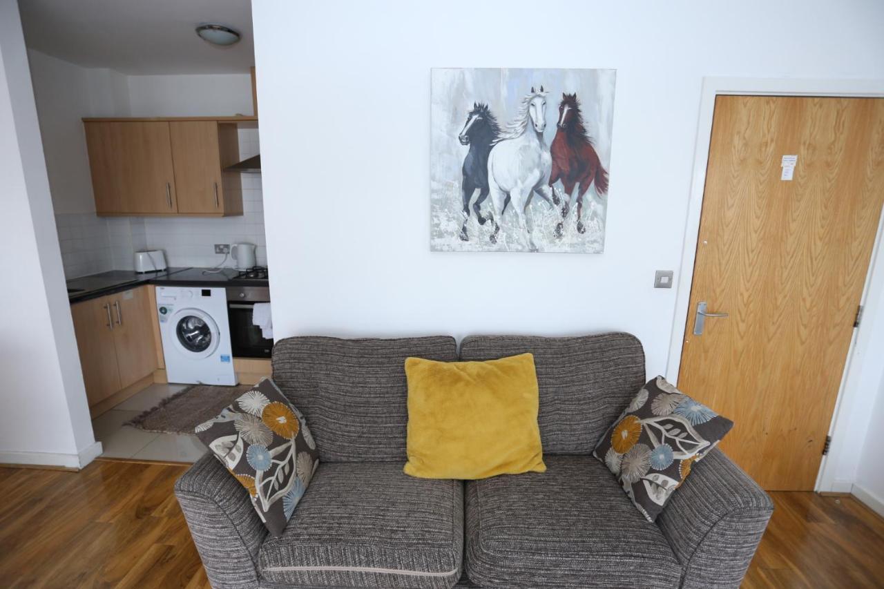 Lovely 2 Bed 2 Toilet Hill House River View Apartment ロンドン エクステリア 写真