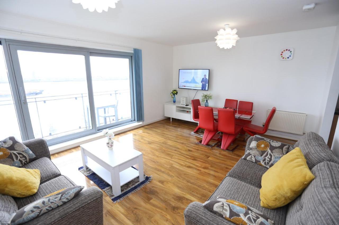 Lovely 2 Bed 2 Toilet Hill House River View Apartment ロンドン エクステリア 写真