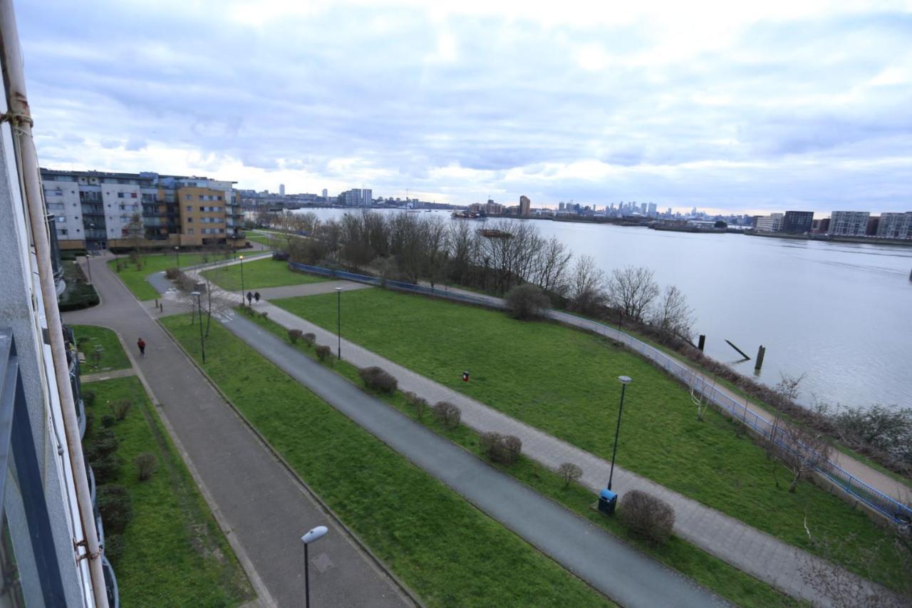 Lovely 2 Bed 2 Toilet Hill House River View Apartment ロンドン エクステリア 写真