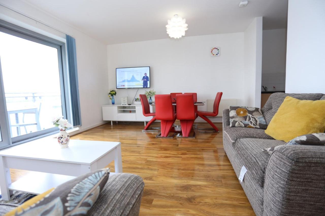 Lovely 2 Bed 2 Toilet Hill House River View Apartment ロンドン エクステリア 写真